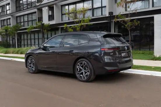 BMW-iX-2022