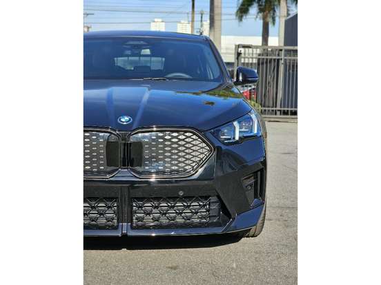 BMW-iX2-2026