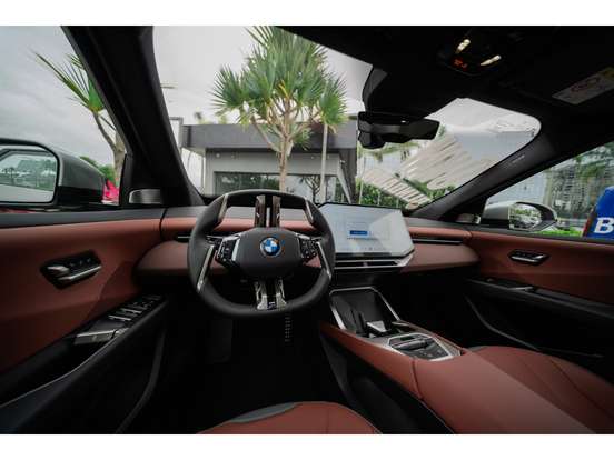BMW-iX3-2026