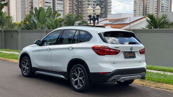 BMW-X1-2.0 16V TURBO ACTIVEFLEX SDRIVE20I X-LINE 4P AUTOMÁTICO BMW-X1-2019