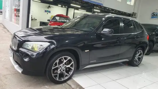 BMW-X1-2011