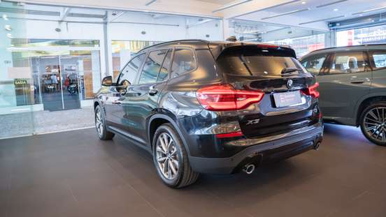 BMW-X3-2021