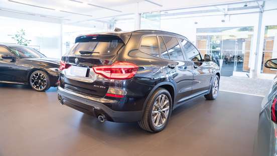 BMW-X3-2021