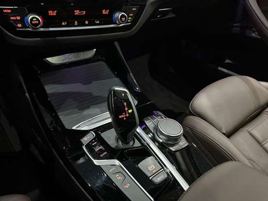BMW-X3-2021