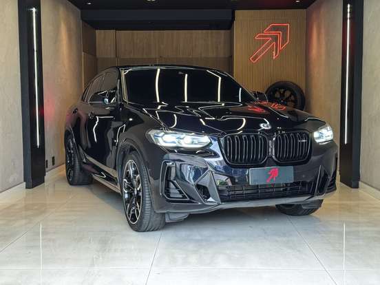 BMW-X4-2022