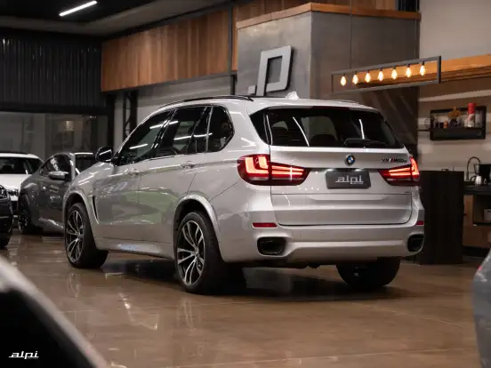 BMW-X5-3.0 4X4 M50D I6 TURBO DIESEL 4P AUTOMÁTICO BMW-X5-2016
