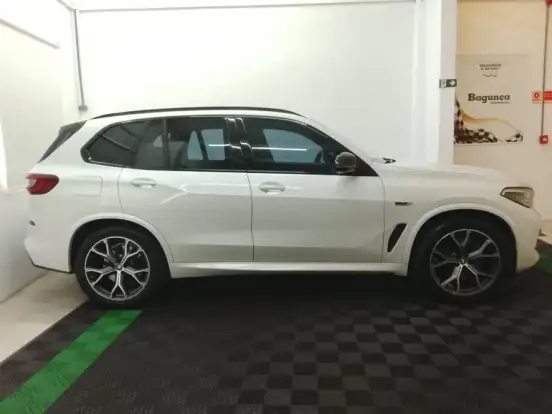 BMW-X5-2022