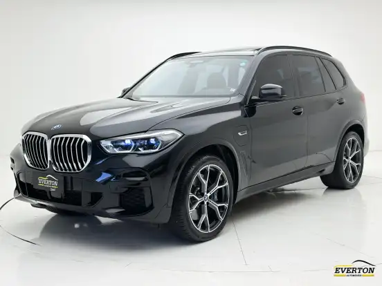 BMW-X5-2021