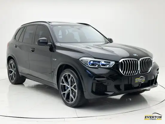 BMW-X5-2021