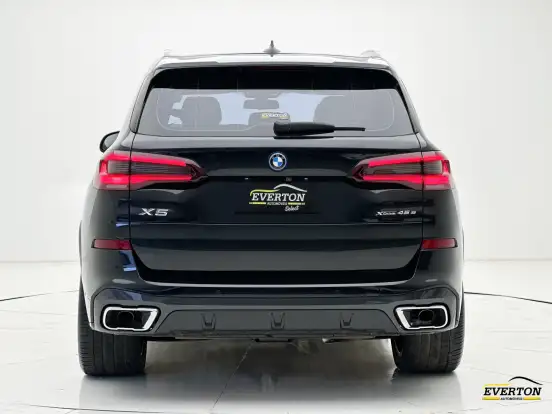 BMW-X5-2021