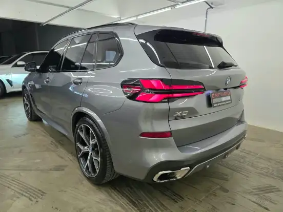 BMW-X5-3.0 I6 TURBO HÍBRIDO XDRIVE50E M SPORT AUTOMÁTICO BMW-X5-2023