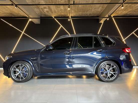 BMW-X5-2022