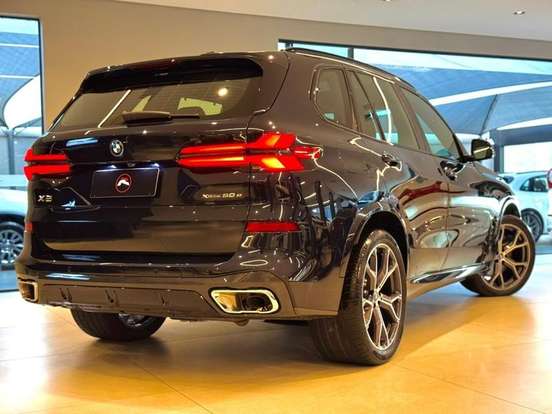 BMW-X5-3.0 I6 TURBO HÍBRIDO XDRIVE50E M SPORT AUTOMÁTICO BMW-X5-2023