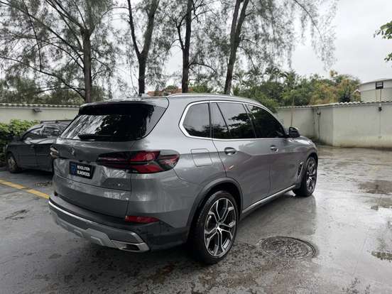 BMW-X5-2024