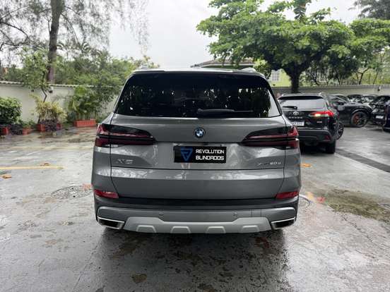 BMW-X5-2024