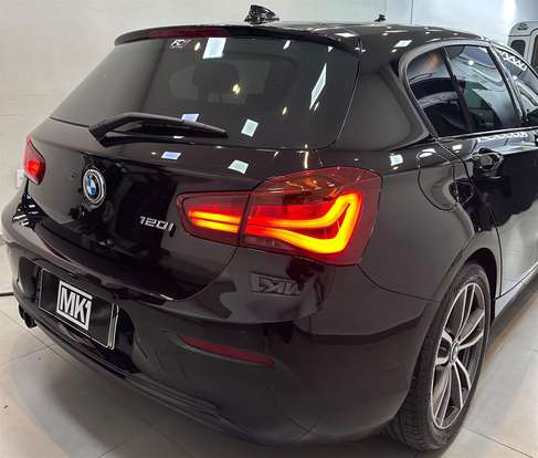 BMW-120i-2018