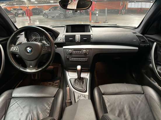 BMW-130i-2009