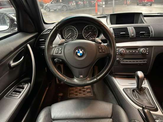BMW-130i-2009
