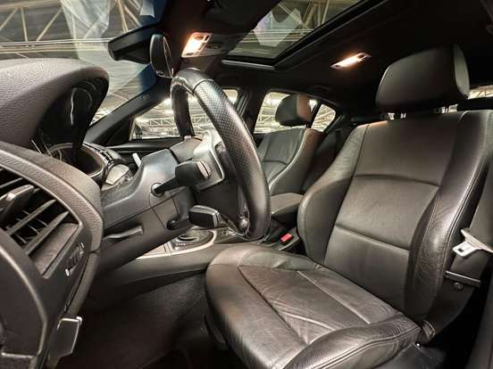 BMW-130i-2009