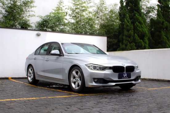 BMW-320i-2013