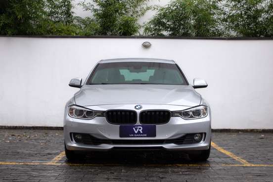 BMW-320i-2013