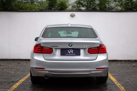 BMW-320i-2013