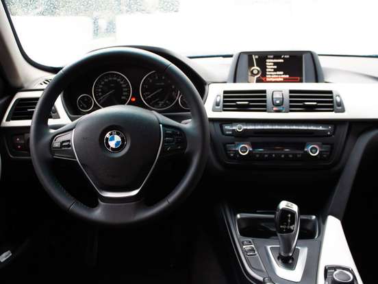 BMW-320i-2.0 16V TURBO ACTIVE FLEX 4P AUTOMÁTICO BMW-320i-2013