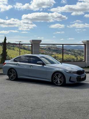 BMW-320i-2023