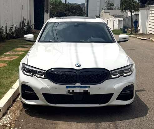 BMW-320i-2021