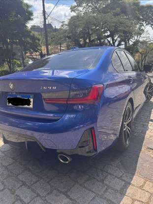 BMW-320i-2023