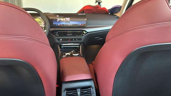 BMW-320i-2025