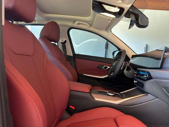 BMW-320i-2025