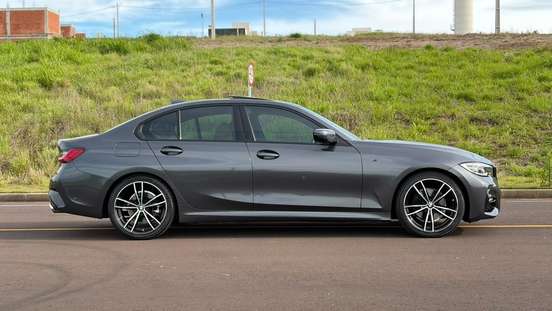 BMW-320i-2020
