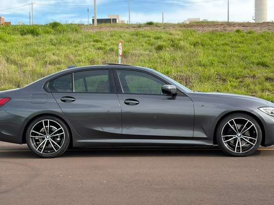 BMW-320i-2.0 16V TURBO GASOLINA M SPORT AUTOMÁTICO BMW-320i-2020