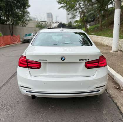 BMW-320i-2016
