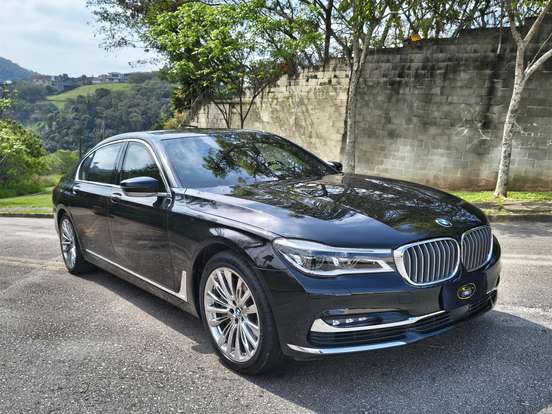 BMW-750Li-4.4 PURE EXCELLENCE V8 32V GASOLINA 4P AUTOMÁTICO BMW-750Li-2017