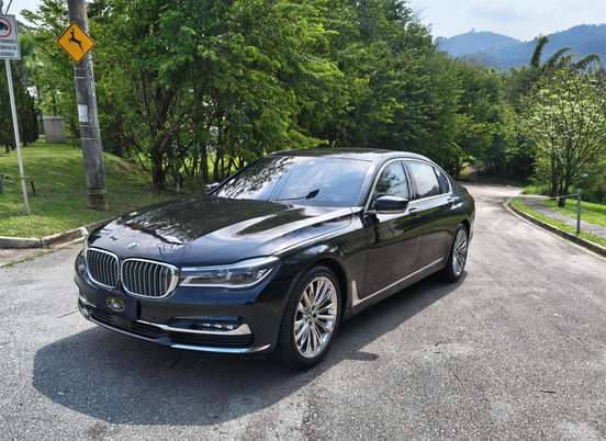 BMW-750Li-2017