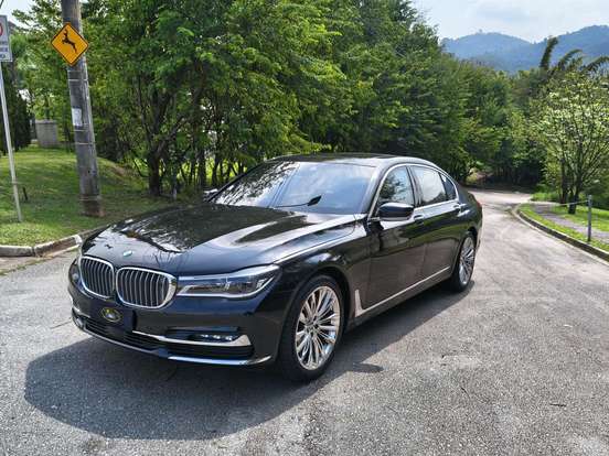 BMW-750Li-4.4 PURE EXCELLENCE V8 32V GASOLINA 4P AUTOMÁTICO BMW-750Li-2017