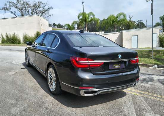 BMW-750Li-2017