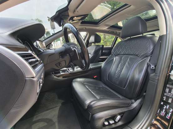 BMW-750Li-4.4 PURE EXCELLENCE V8 32V GASOLINA 4P AUTOMÁTICO BMW-750Li-2017
