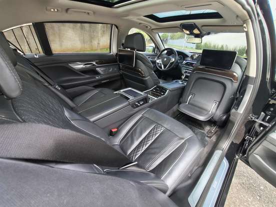 BMW-750Li-2017
