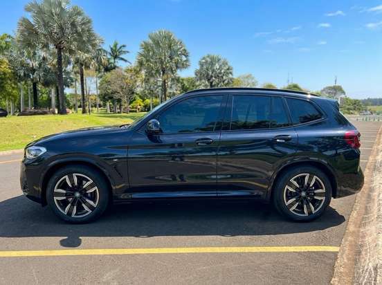 BMW-iX3-2022