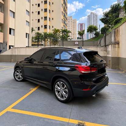 BMW-X1-2021