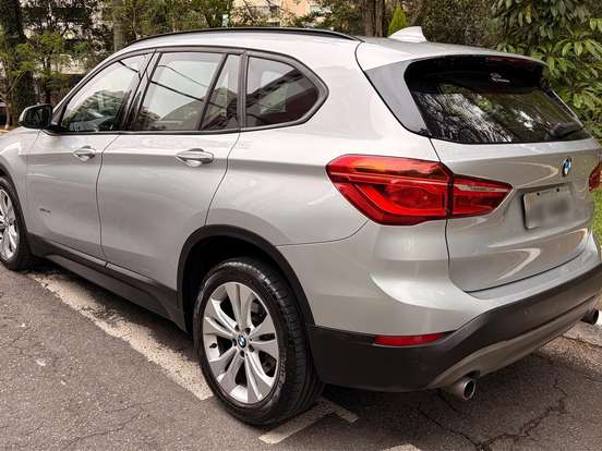 BMW-X1-2.0 16V TURBO GASOLINA SDRIVE20I GP 4P AUTOMÁTICO BMW-X1-2016