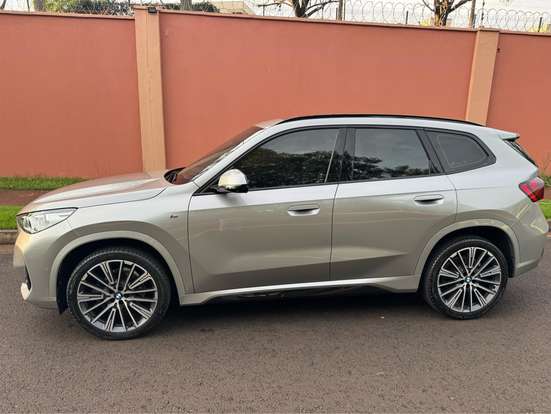 BMW-X1-2024
