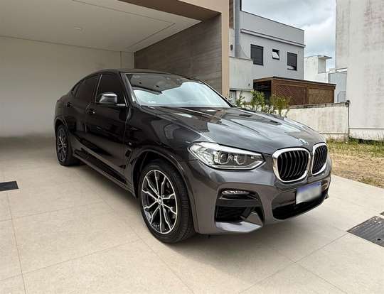 BMW-X4-2021
