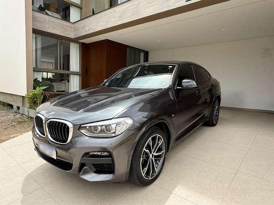 BMW-X4-2021