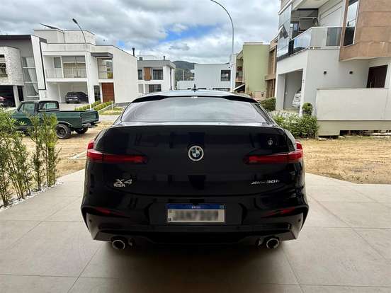 BMW-X4-2021
