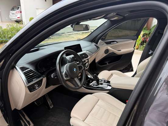 BMW-X4-2021