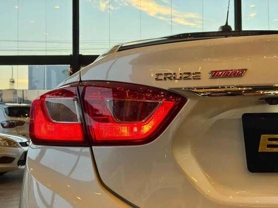CHEVROLET-CRUZE-2017
